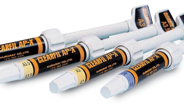 Clearfil AP-X : Composite universel (seringue de 4,6 gr)